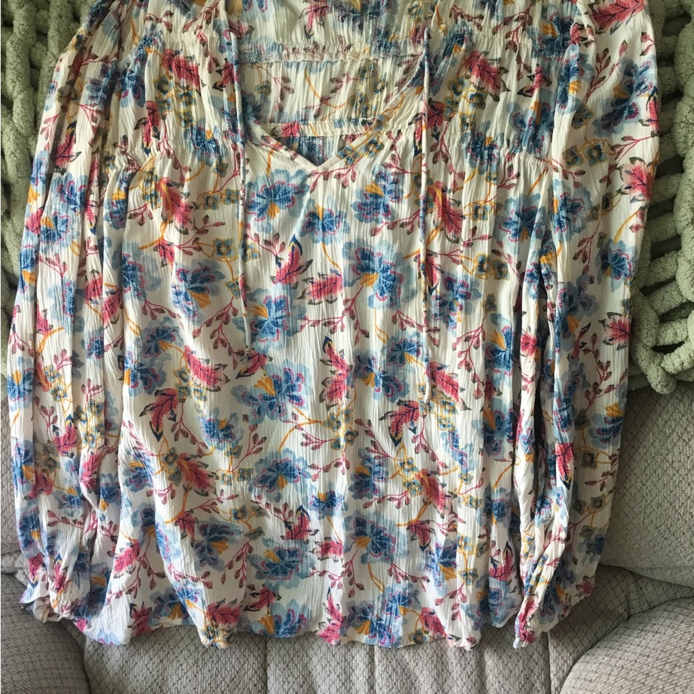 Old Navy women’s shirt